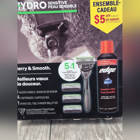 Schick Hydro Sensitive Skin Razor Shaving Gift Set - Picture 2 of 2